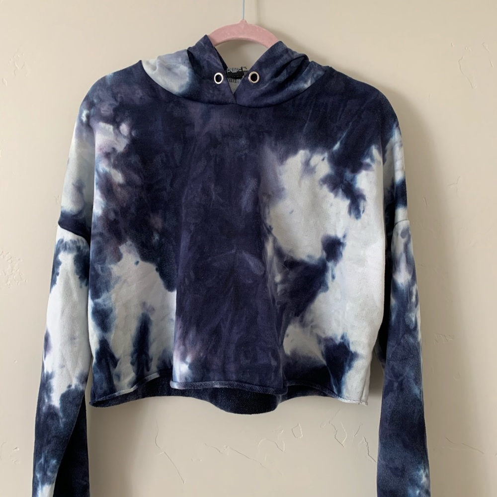 tie dye long sleeve crop top